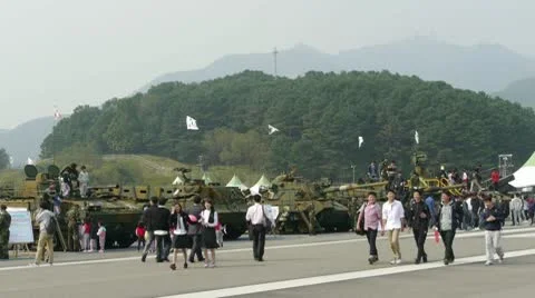 Koreans visiting army camp Video stock 8928193