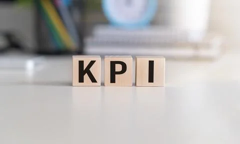 KPI acronym for Key Performance Indicator, letters on cube blocks on white de Stock Photos
