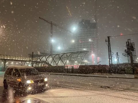   Kräftiger Schneefall in Hamburg. Die ganze Stadt ist mit Schnee bedeckt... Stock Photos