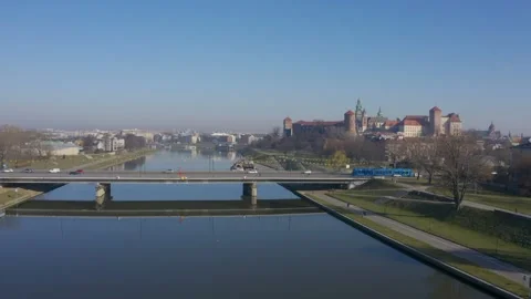 Krakow Poland bridge river visla wawel1 Vídeo Stock 182829378