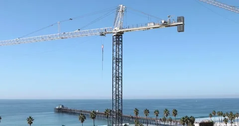 Krane By the Beach Vídeo Stock 131804795