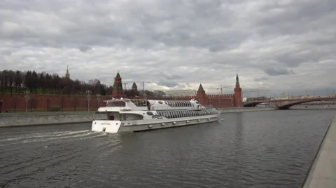 Kremlin and the ship Stock Footage 62544326