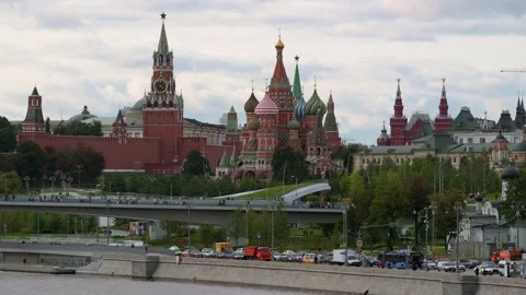 Kremlin and St. Basil's Cathedral from the Moscow River. Video stock 139069455