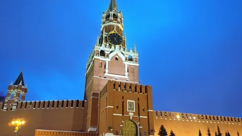 Kremlin Clock or Kremlin Chimes, Kremlin wall, red star, close up, blue sky Stock-Footage 102910163