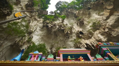 Kuala lumpur area temple cave decoration slow motion panorama 4k malaysia 库存影片 310910993