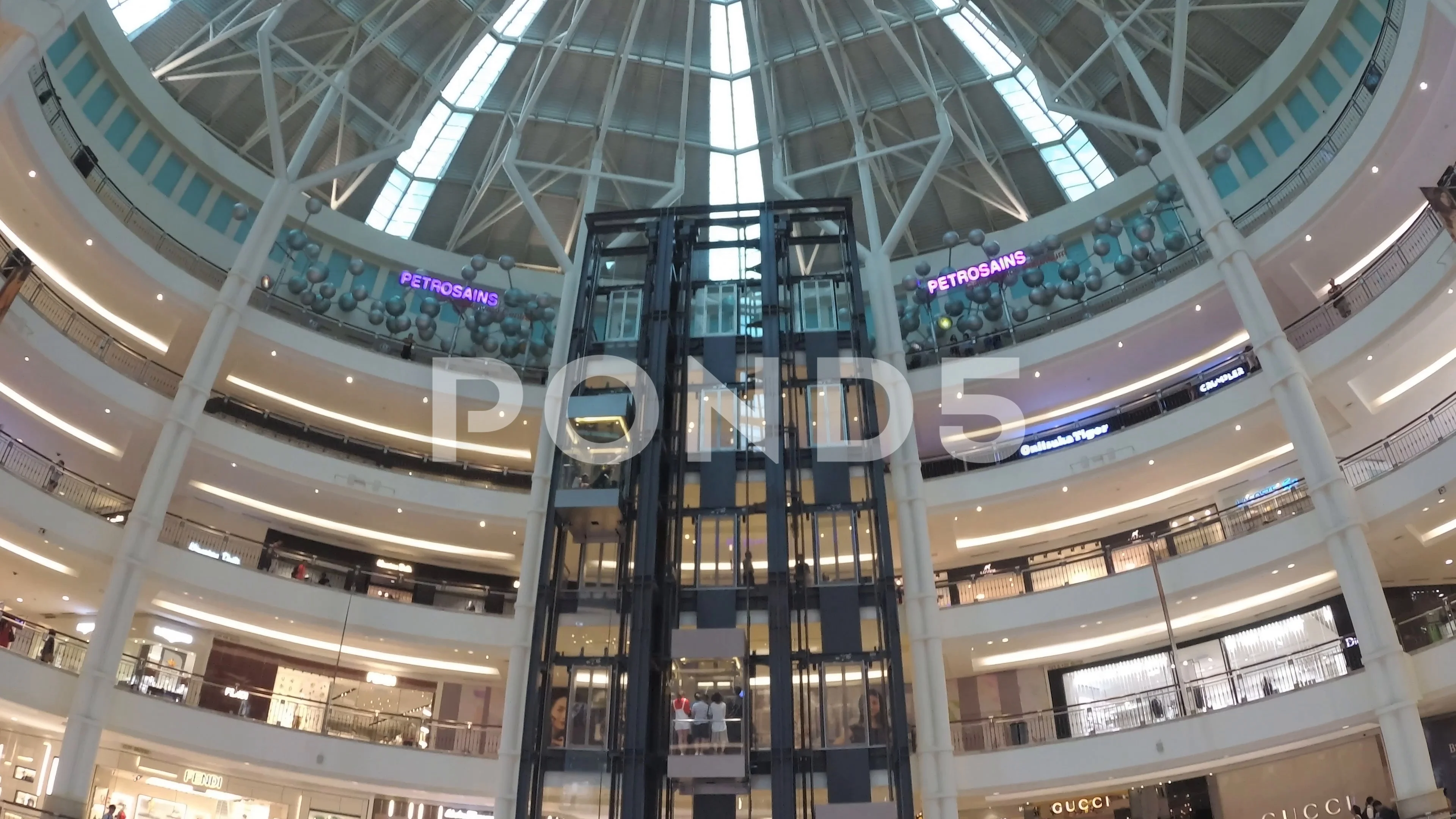 Iconsiam,Thailand -Oct 30,2019: People can seen having their meal at  Iconsiam shopping mall,it is offers high-end brands and an indoor floating  market Stock Photo - Alamy