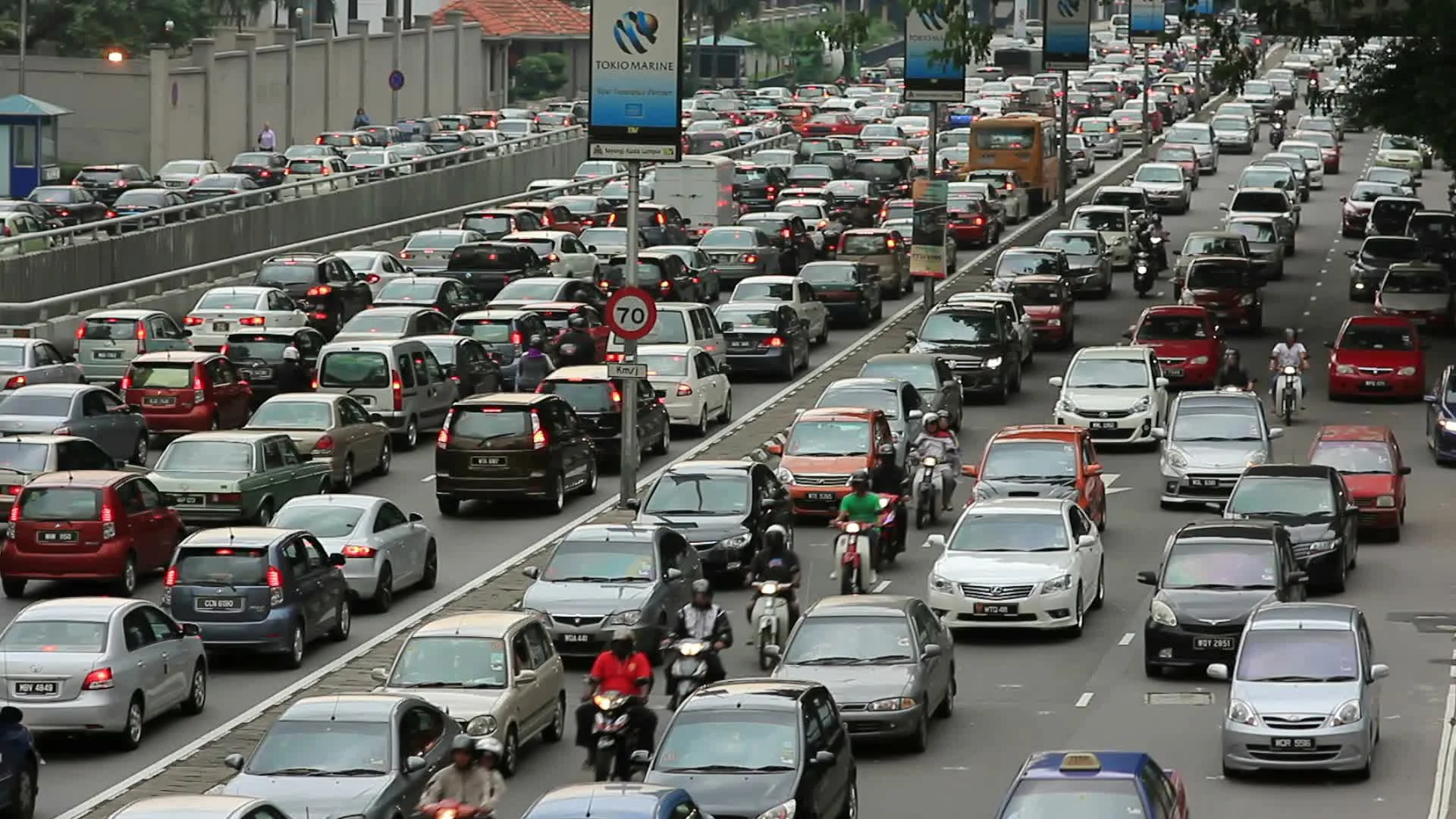 Traffic jam. Пробки в Японии. Пробки в Токио. Ташкент автомобильные пробки. Загруженный трафик.