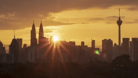 Kuala Lumpur time lapse during sunrise Video stock 105087785