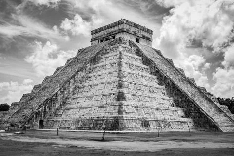 Kukulkan Pyramid (el Castillo) at Chichen Itza, Yucatan, Mexico Stock Photos
