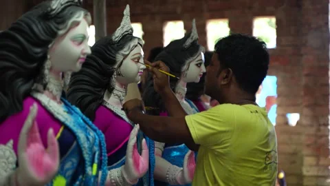 In Kumortuli, idol artists are making idols of Durga. Stock Footage 287951253