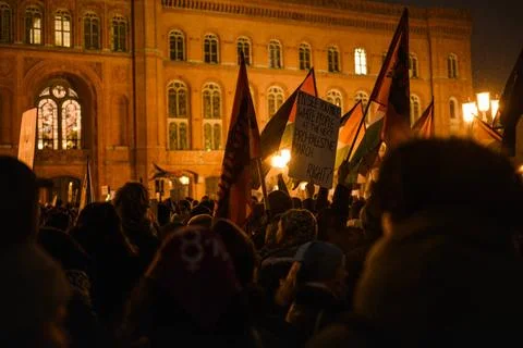  Kundgebung gegen Rechtsextremismus in Berlin Bezug nehmend auf die von Co... Stock Photos