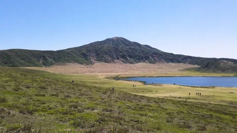 Kusasenrigahama volcanic plain inside Mount Aso caldera in Kumamoto Japan. Vidéo 336069224