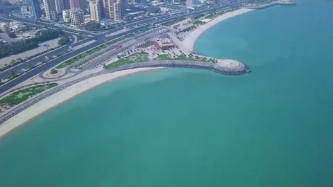 Kuwait skyline tilt Stock Footage 126591751
