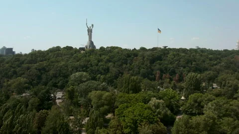 Kyiv's green, dense hill Video stock 261405924