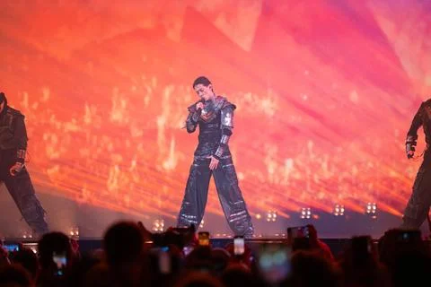 Kyle Alessandro performing at Semifinal 1 of Eurovision 2025 Foto stock