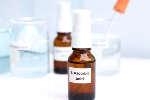 L-ascorbic acid is a chemical ingredient in beauty product Stockfoto's