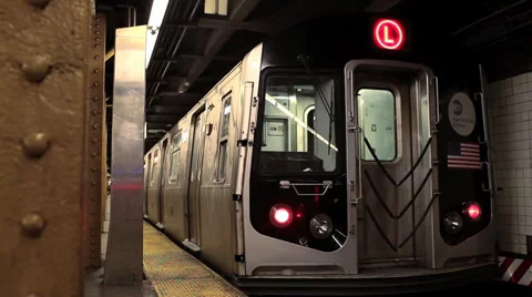 L Train Subway NYC 動画素材 29596152