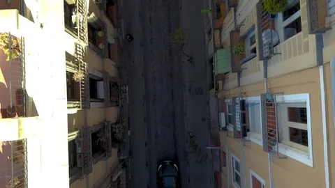 La chueca, Car Drives Down Road in Madrid Видео 86256236