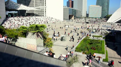La Défense. Unrecognizable Crowd. La Grande Arche. Stock Footage 32187524