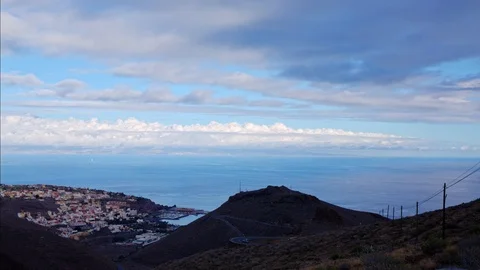 La-gomera-clouds-day-sky-timelapse-city-street-cars Video stock 85475366