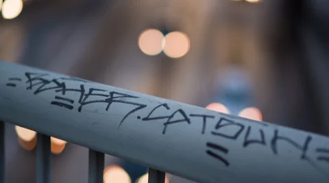 LA GRAFFITI - TRAFFIC Stock Footage 33733390