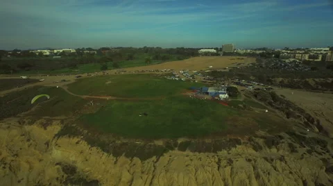 La Jolla Aerial Blacks Beach Paragliding 스톡 동영상 48112384
