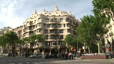 La Pedrera Gaudi building Video stock 140725