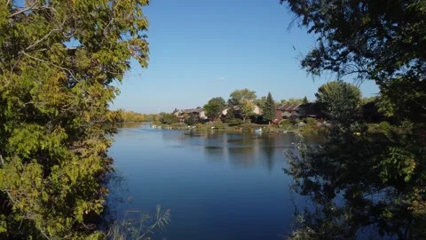 La Prairie - Lac de la Citière, magnifique vue Video stock 318428743