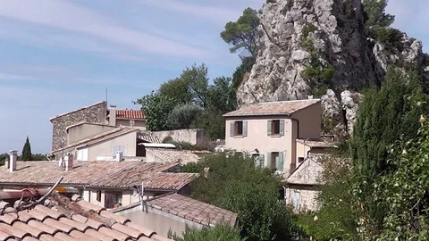 La Roque sur Pernes Provence pretty rock village Stock Footage 80764898