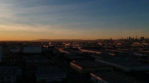 LA Skyline During Sunset Shot With Drone HD Vídeos de archivo 90266734