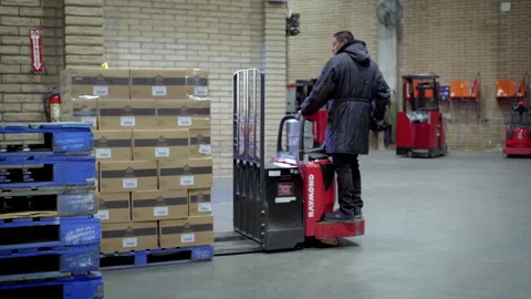 LA Warehouse Workers 4K 24FPS Stock Footage 137358104