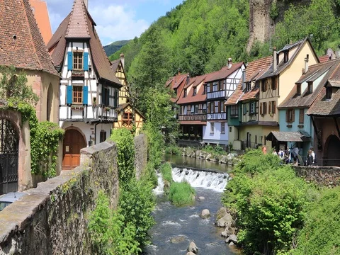 La Weiss river in Kayserberg village in Alsace Stock Footage