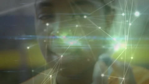 Lab scientist moving capsule toward lens for pharma demo while glowing network 스톡 동영상 311948920