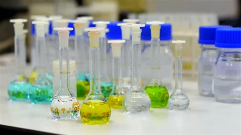 Laboratory analyzing milk. Vidéo 62559328