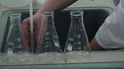 Laboratory, cones, reagents Vídeos de archivo 75403821