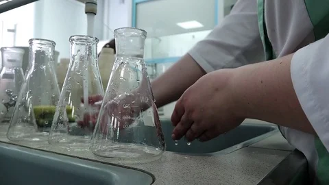 Laboratory, cones, reagents 库存影片 75403836