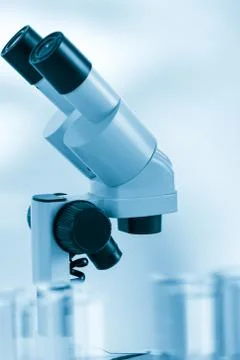 Laboratory microscope lens.modern microscopes in a lab Foto stock