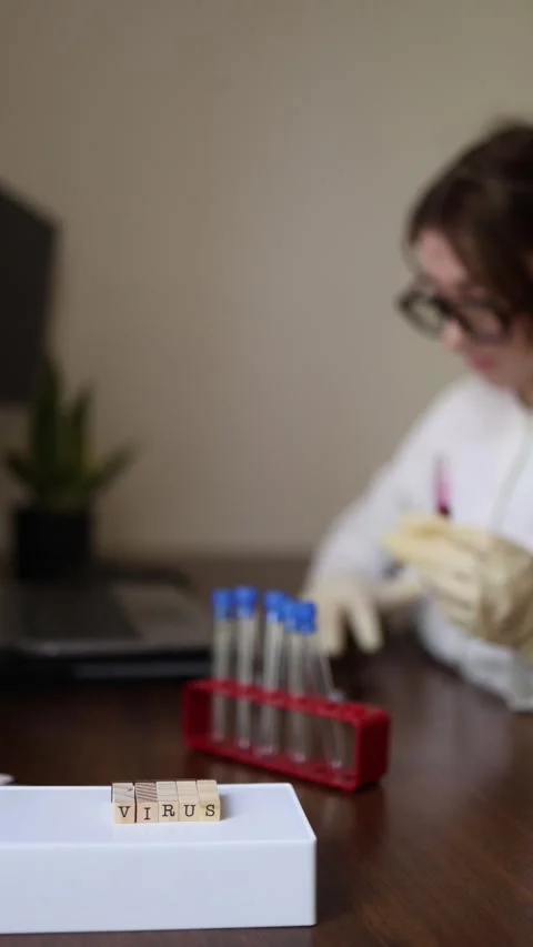 Laboratory specialist testing virus sample Video stock 337336699