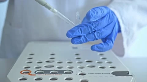 Laboratory worker. Illumina next generation sequencing. genetic engineering 스톡 동영상 208109073