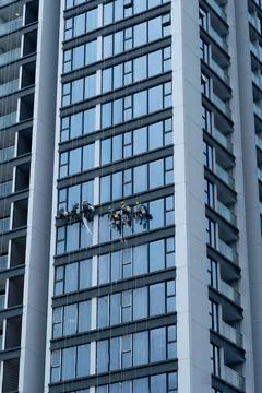 Laborers work at a newly built building in Hanoi, Viet Nam - 24 Sep 2018 Fotos de archivo