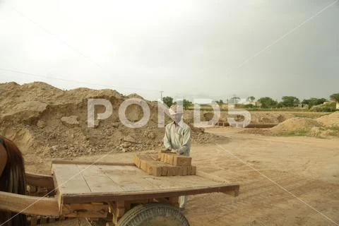 Labour Busy In Work At Brick kiln Stock Photos