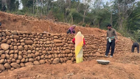 Labourers at work Video stock 324514548