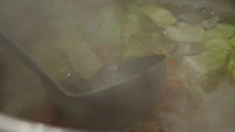 Ladle in the soup pot 스톡 동영상 137211322