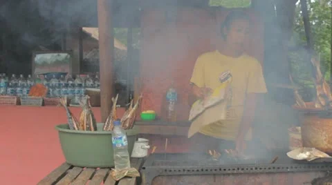 Lady cooking in Bali Video stock 11849928