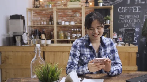 Lady customer served by waitress in apron Video stock 114119381
