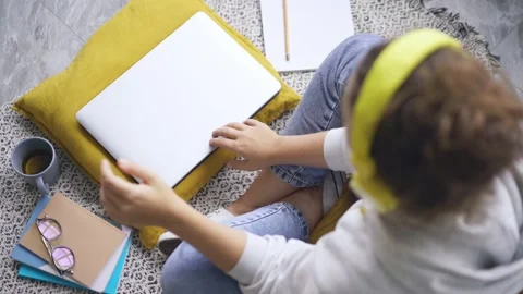 Lady doing feels relieve exercise, meditate home Video stock 166610979