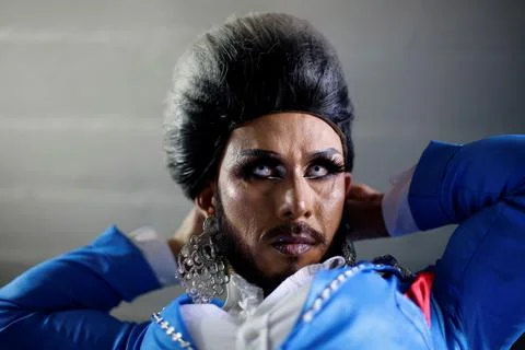 Lady Drag, iconic character in protests against the Salvadoran Government, San S 库存照片