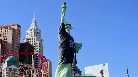 Statue of Liberty dons Raiders jersey on the Las Vegas Strip, Raiders News