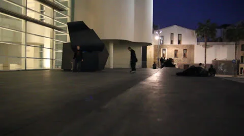 Lady sitting in the macba park Video stock 25910040