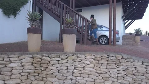 Lady walking up stairs Vidéo 104311883
